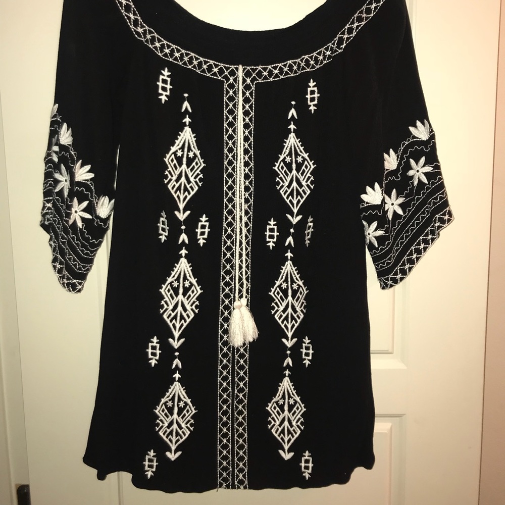 Embroidered tunic - Picture 2 of 3